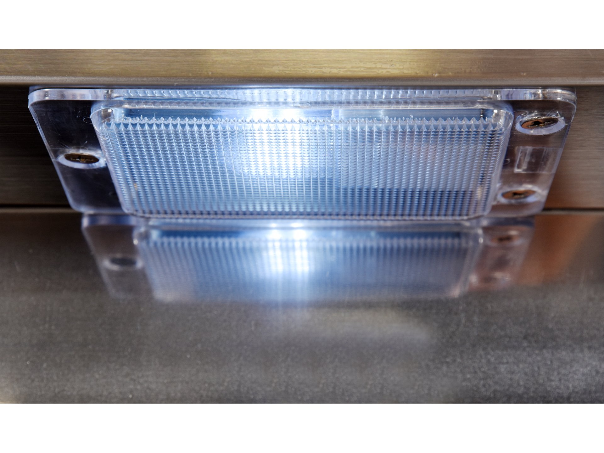 Cooling cabinet for bakery