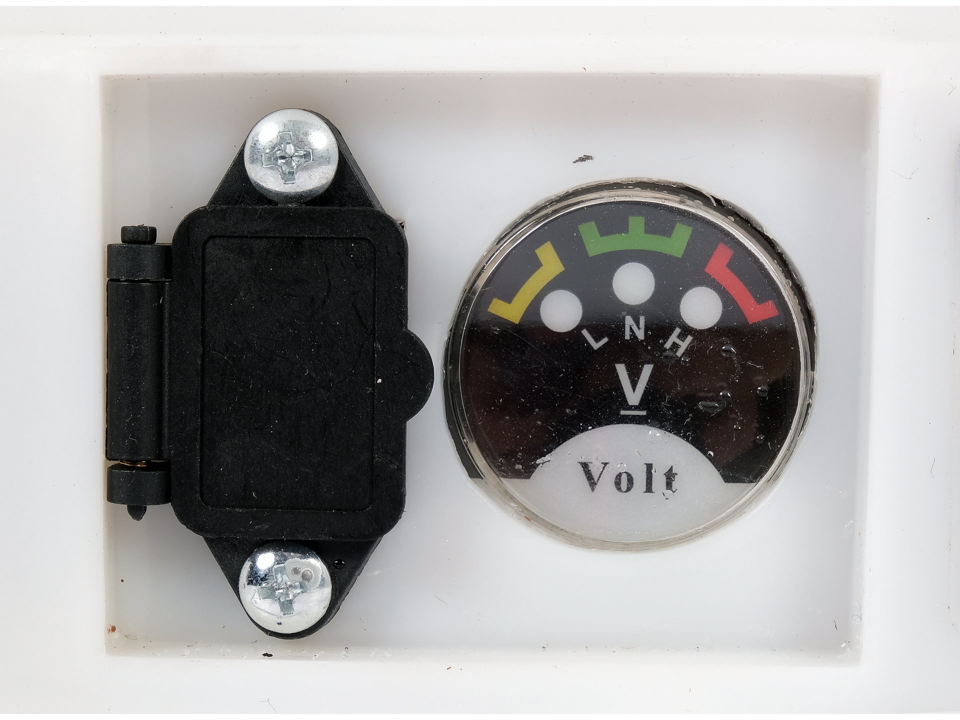 Akumulatora solārais smidzinātājs