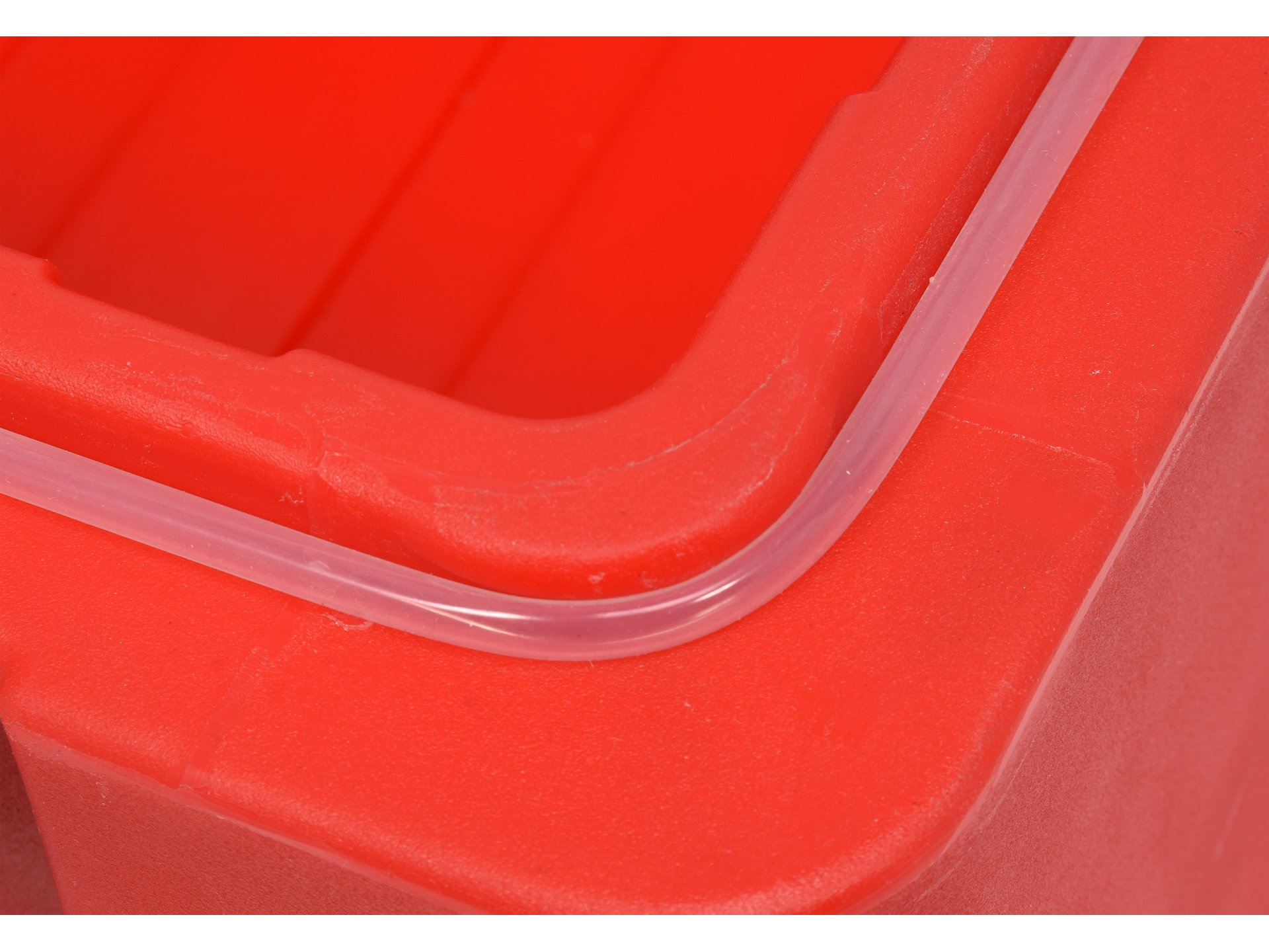Isothermal catering container