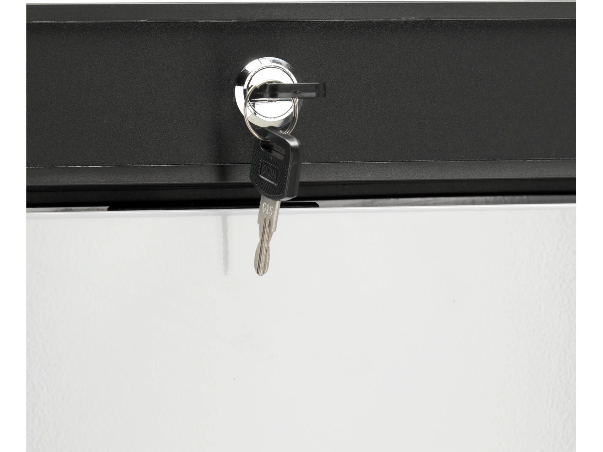 Freezing cabinet