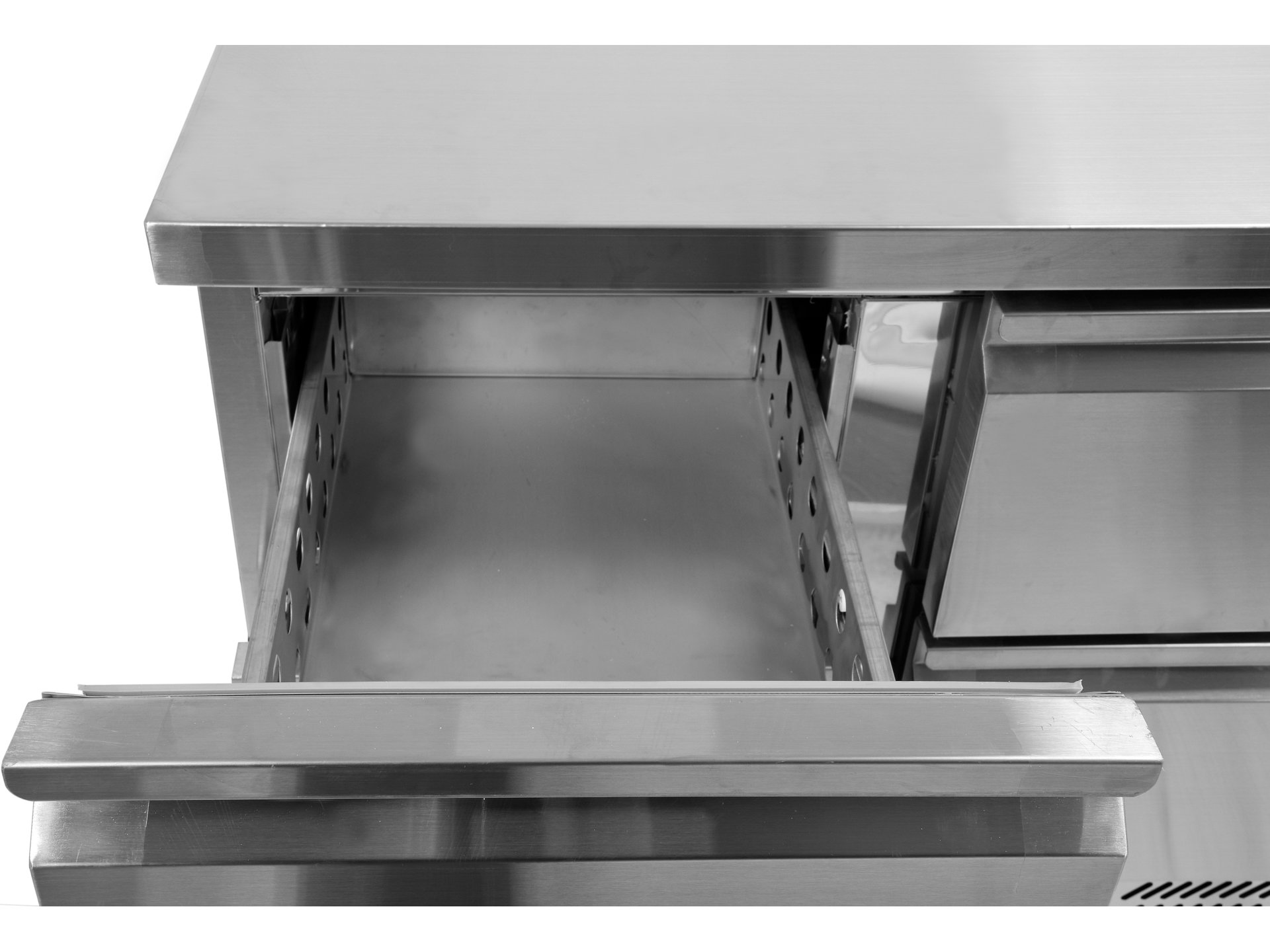 Refrigerated counter with 4 drawers