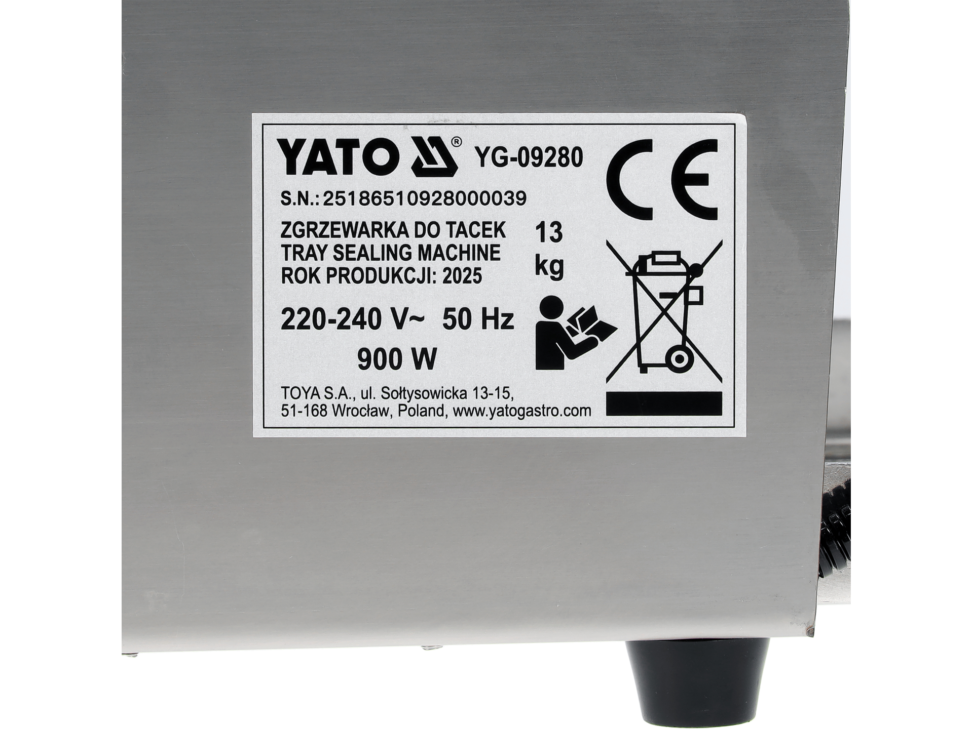 Tray sealing machine