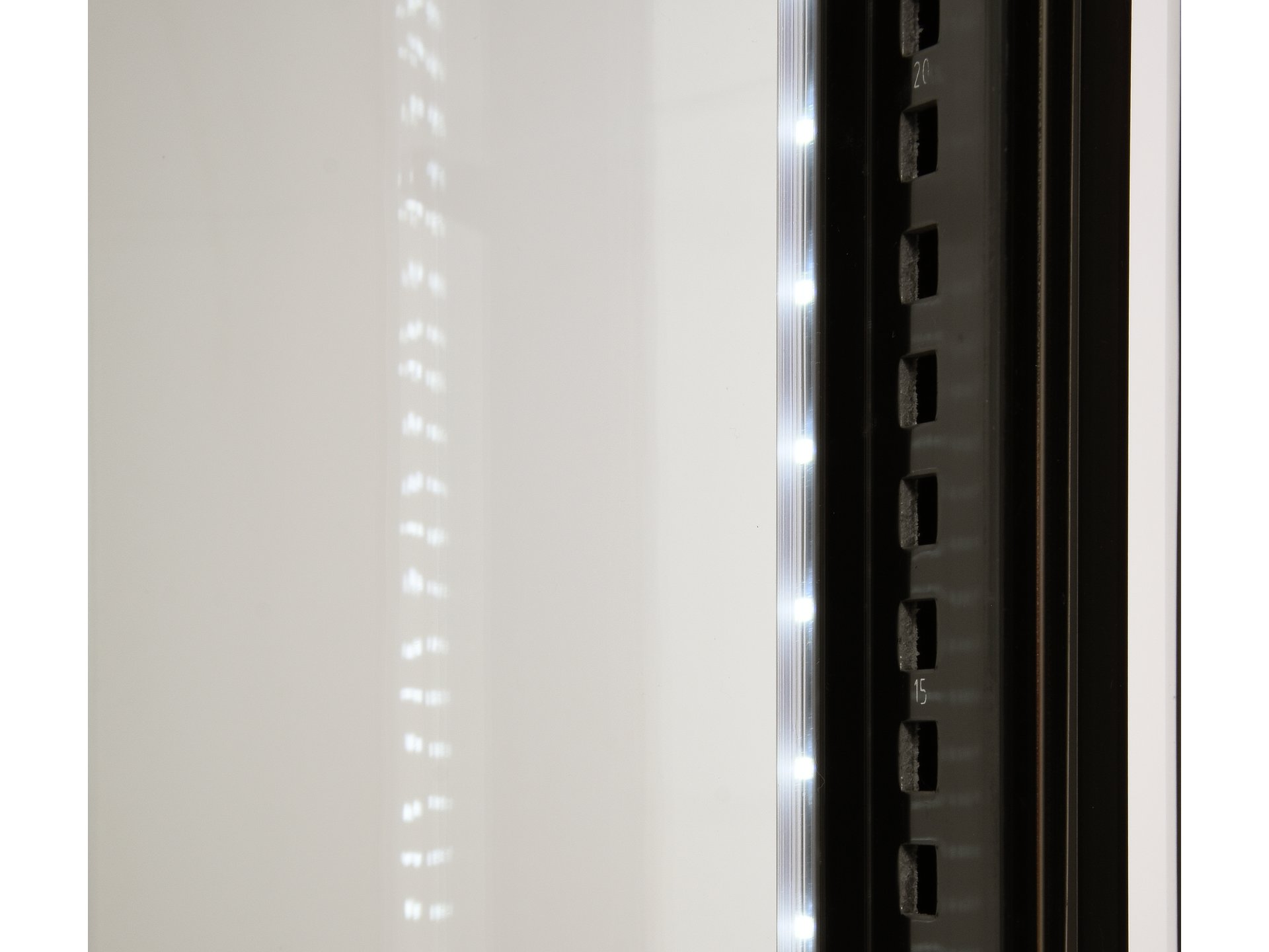 Refrigerated display case