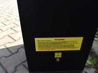 Elektrinis dviračių stovas su įkrovimo stotele ir