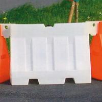 Plastmasas ceļa barjera