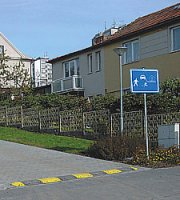 Palēninātie kalniņi — melni (30 km/h)