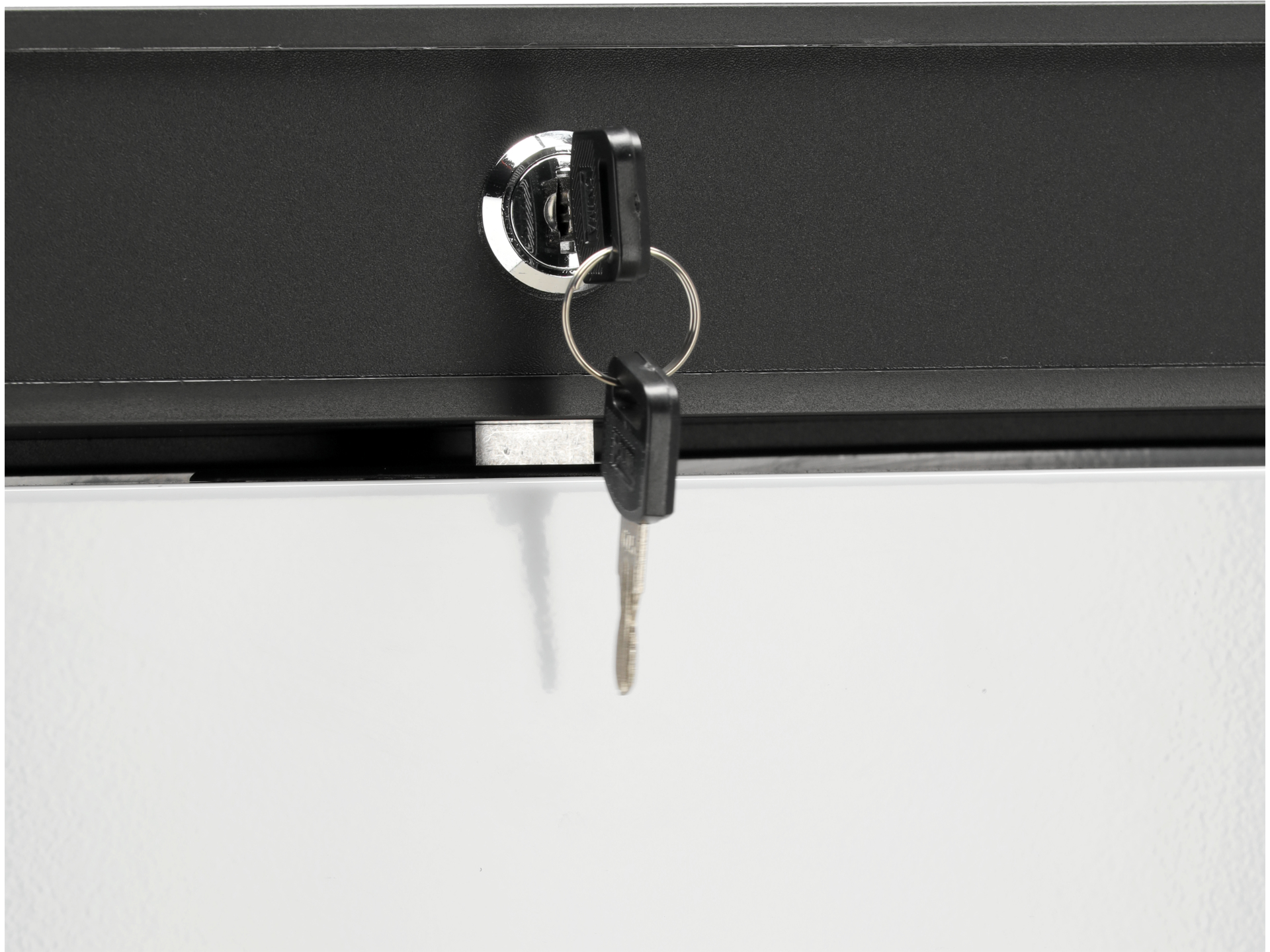 Freezing cabinet