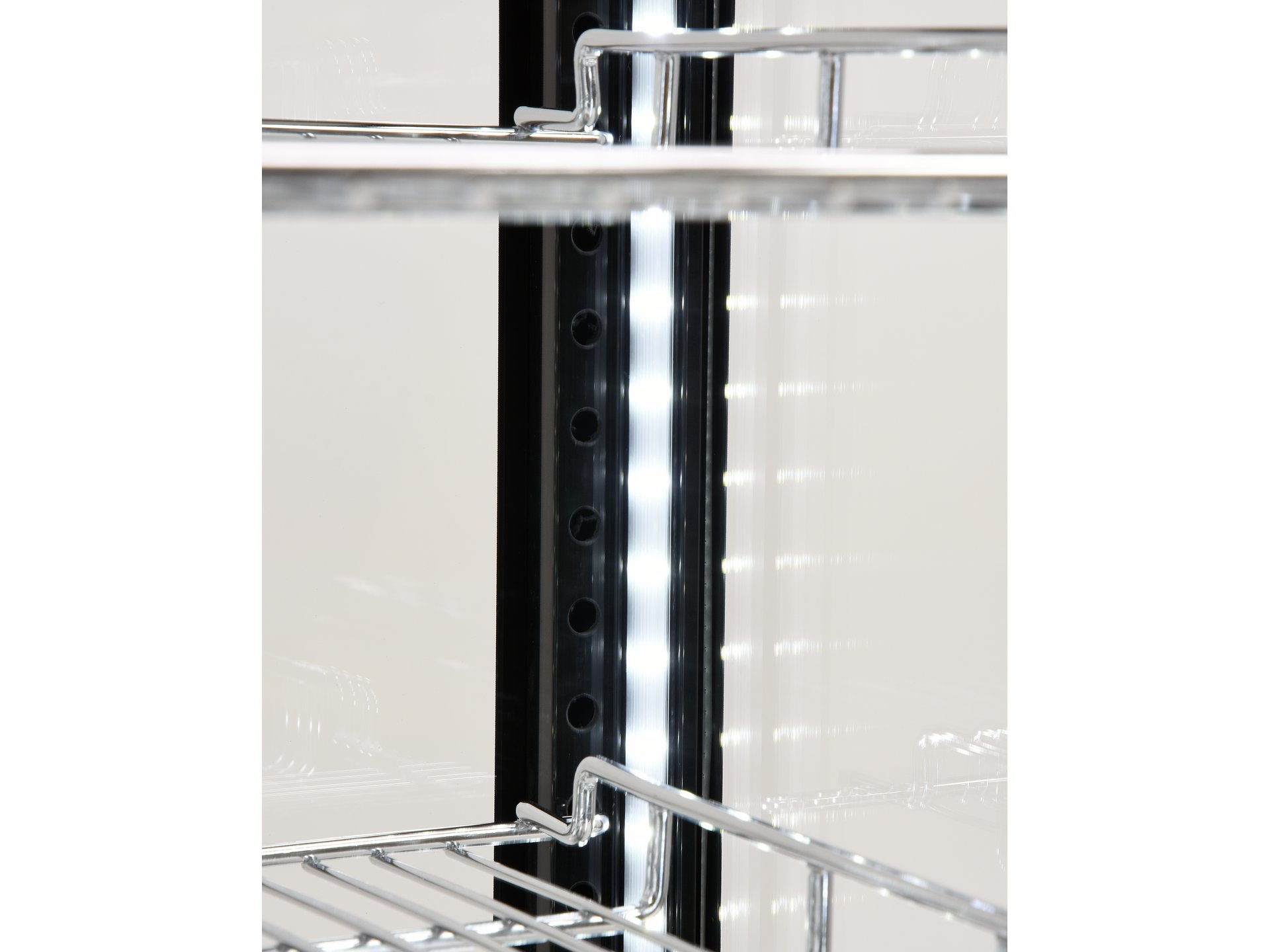 Refrigerated display case