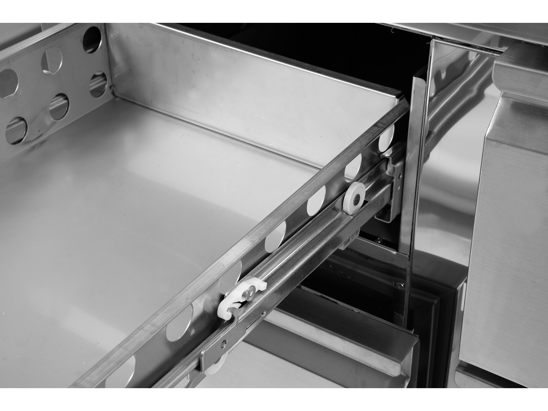 Refrigerated counter with 4 drawers