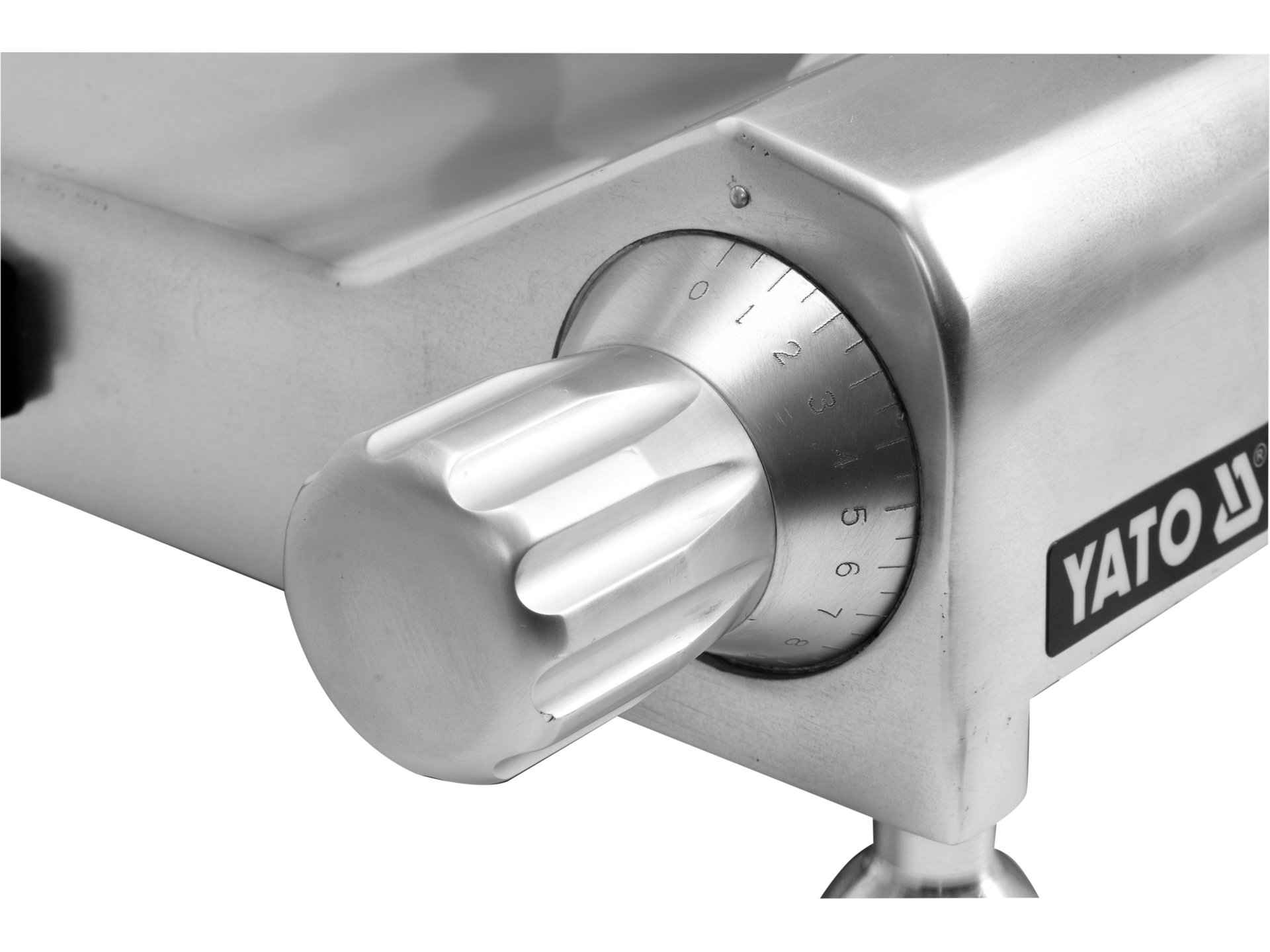 Semi-automatic meat slicer