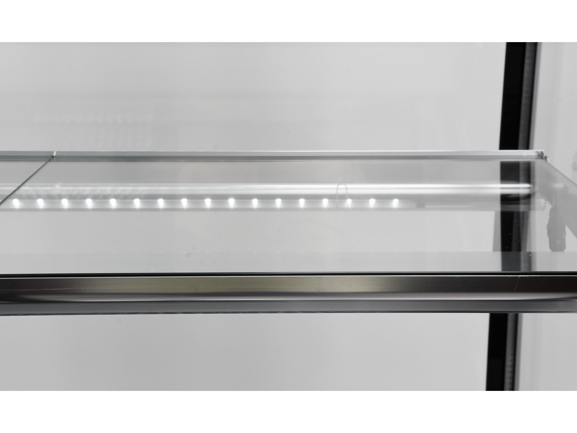 Refrigerated display case