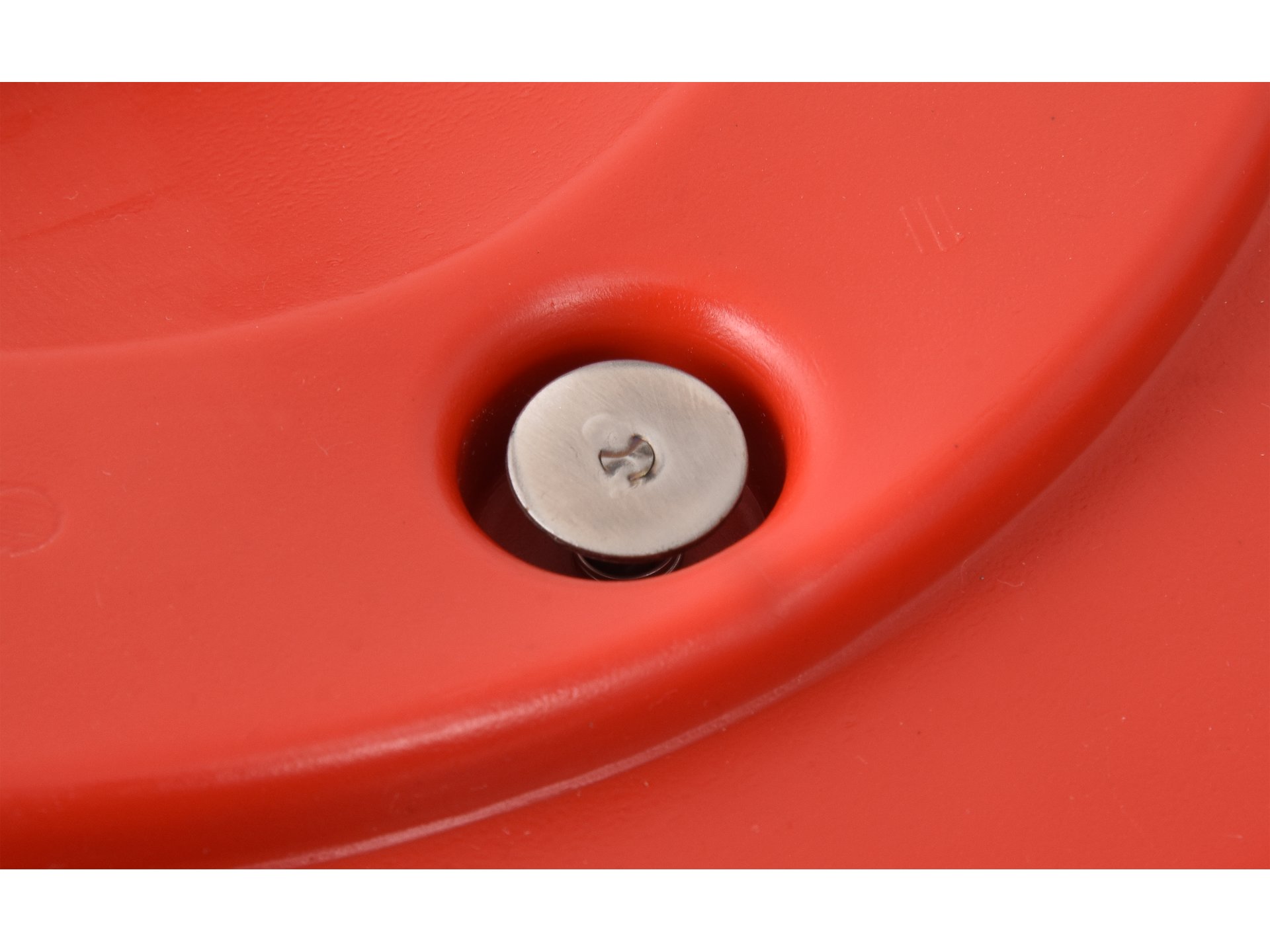 Round isothermal container