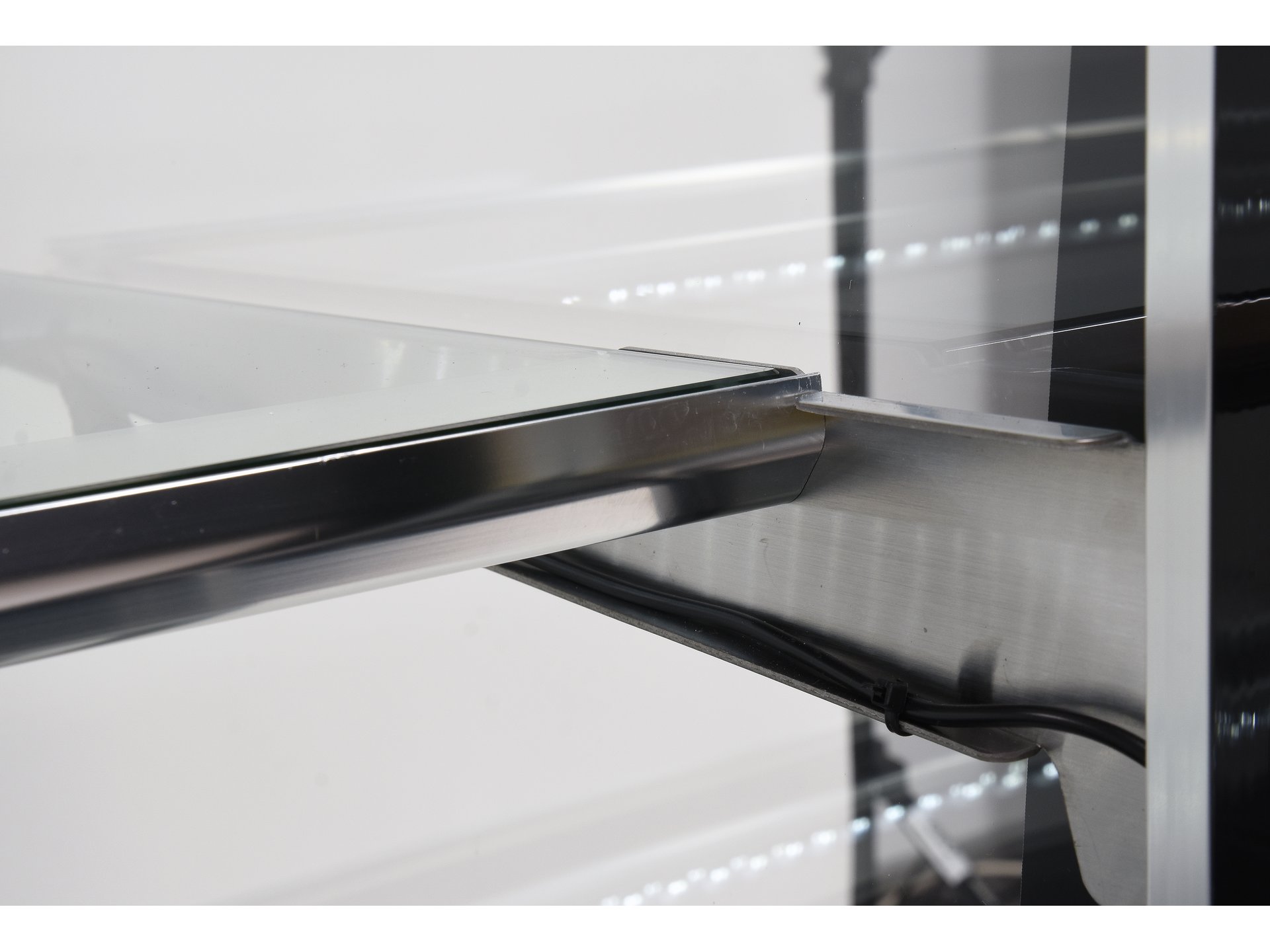 Refrigerated display case