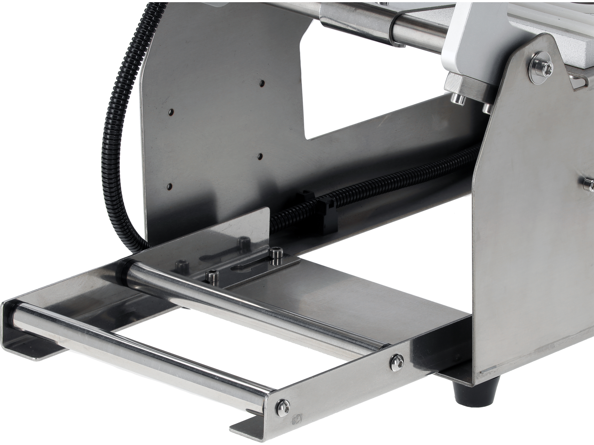 Tray sealing machine