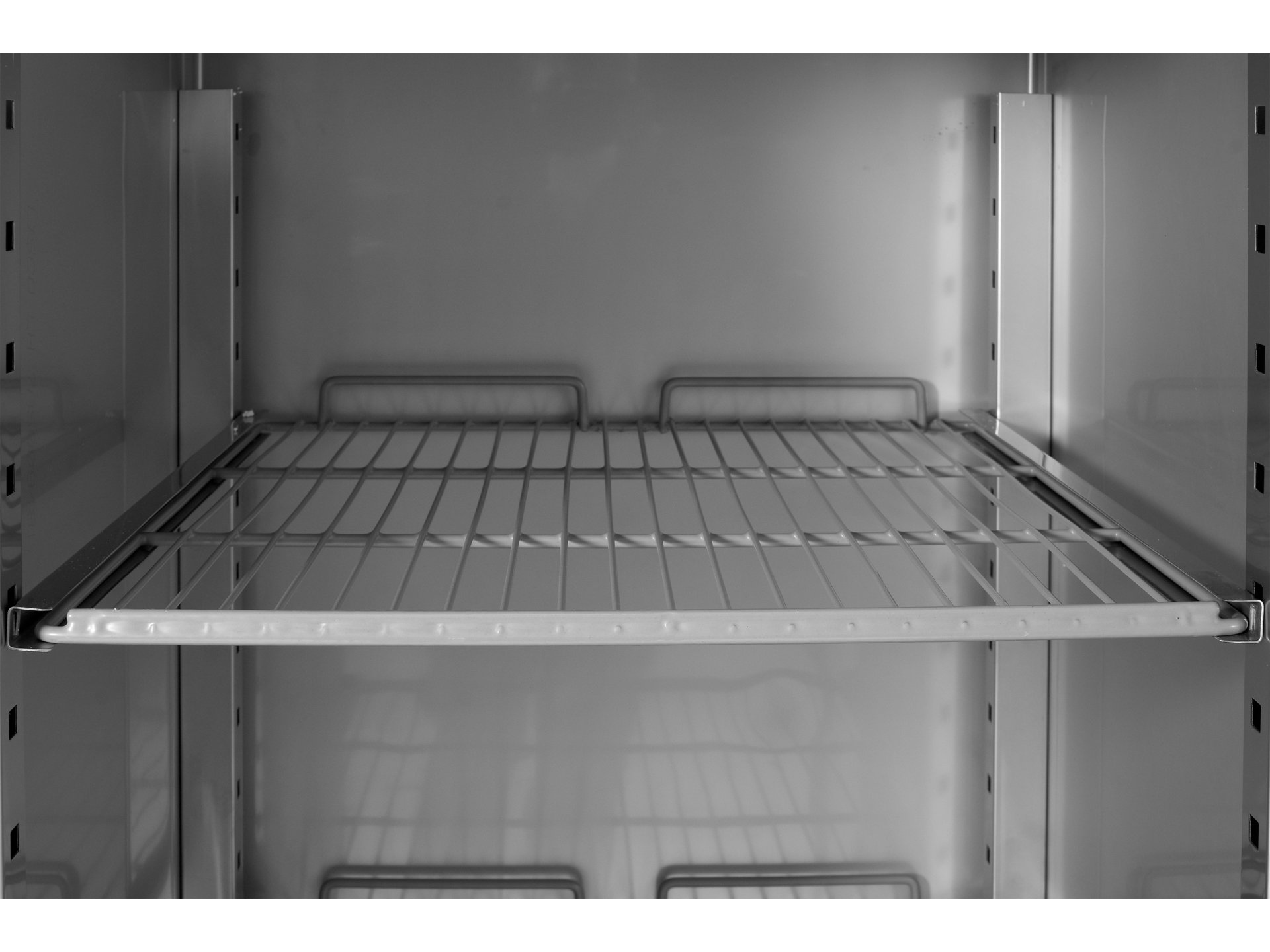 Freezing cabinet