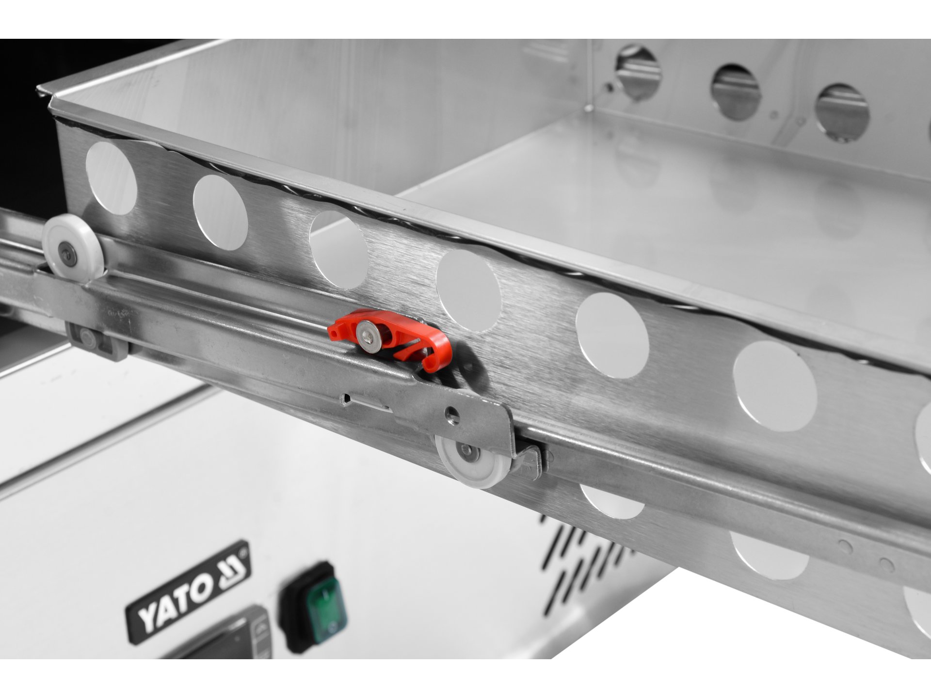 Refrigerated counter with 6 drawers